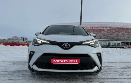Toyota C-HR I рестайлинг, 2022 год, 2 630 000 рублей, 2 фотография