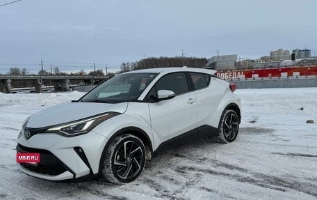 Toyota C-HR I рестайлинг, 2022 год, 2 630 000 рублей, 4 фотография