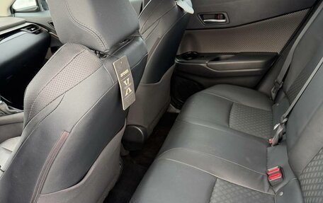 Toyota C-HR I рестайлинг, 2022 год, 2 630 000 рублей, 14 фотография