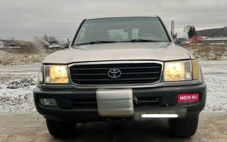 Toyota Land Cruiser 100 рестайлинг 2, 2002 год, 1 500 000 рублей, 1 фотография