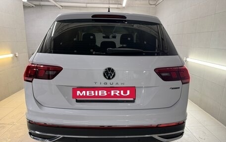 Volkswagen Tiguan II, 2021 год, 4 100 000 рублей, 3 фотография