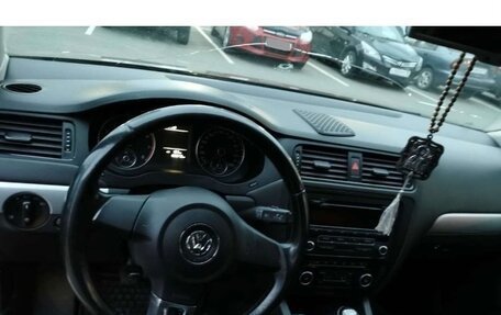 Volkswagen Jetta VI, 2012 год, 800 000 рублей, 3 фотография