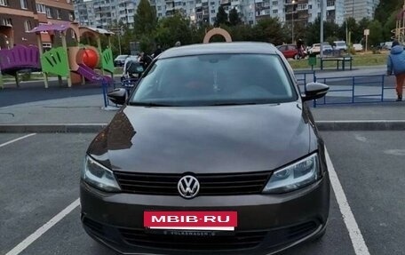 Volkswagen Jetta VI, 2012 год, 800 000 рублей, 7 фотография