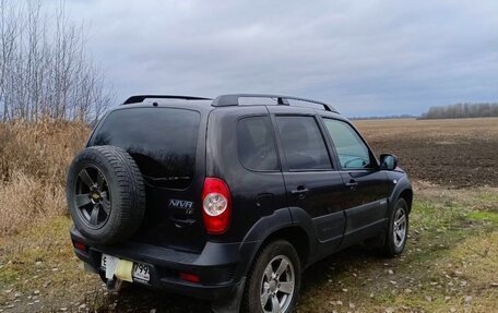 Chevrolet Niva I рестайлинг, 2017 год, 750 000 рублей, 4 фотография
