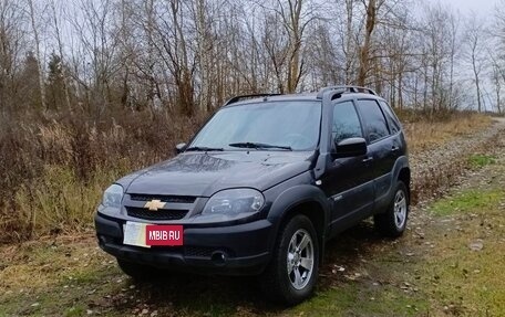 Chevrolet Niva I рестайлинг, 2017 год, 750 000 рублей, 3 фотография