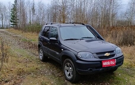 Chevrolet Niva I рестайлинг, 2017 год, 750 000 рублей, 2 фотография
