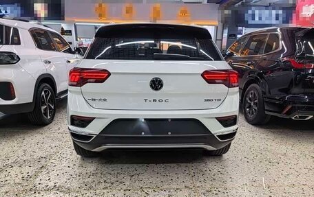 Volkswagen T-Roc I, 2023 год, 1 950 000 рублей, 5 фотография