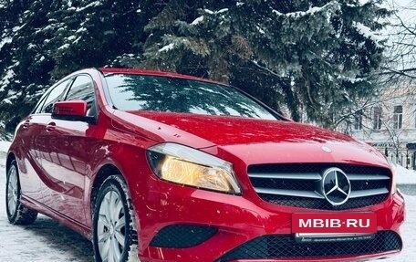 Mercedes-Benz A-Класс, 2015 год, 1 634 000 рублей, 2 фотография