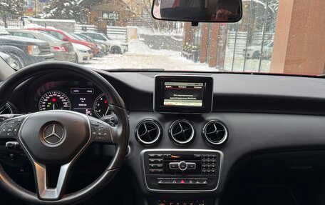 Mercedes-Benz A-Класс, 2015 год, 1 634 000 рублей, 32 фотография