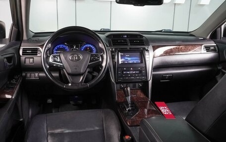 Toyota Camry, 2015 год, 1 799 000 рублей, 6 фотография