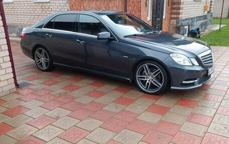 Mercedes-Benz E-Класс, 2011 год, 1 850 000 рублей, 1 фотография