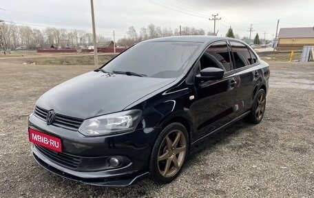 Volkswagen Polo VI (EU Market), 2013 год, 900 000 рублей, 1 фотография