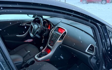 Opel Astra J, 2011 год, 700 000 рублей, 9 фотография