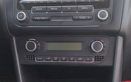 Volkswagen Polo VI (EU Market), 2011 год, 750 000 рублей, 8 фотография