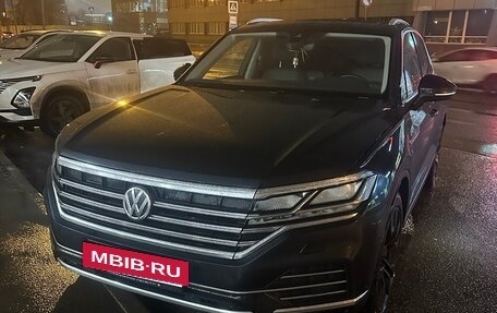 Volkswagen Touareg III, 2020 год, 3 700 000 рублей, 2 фотография