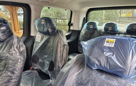 Hyundai Staria, 2025 год, 10 190 000 рублей, 7 фотография