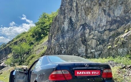 Mercedes-Benz CLK-Класс, 2001 год, 570 000 рублей, 3 фотография