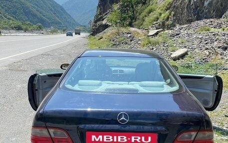 Mercedes-Benz CLK-Класс, 2001 год, 570 000 рублей, 2 фотография