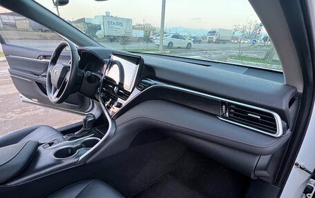 Toyota Camry, 2023 год, 3 850 000 рублей, 9 фотография