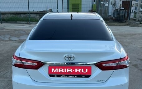 Toyota Camry, 2023 год, 3 850 000 рублей, 2 фотография