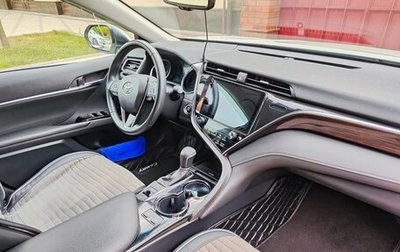 Toyota Camry, 2020 год, 3 000 000 рублей, 1 фотография