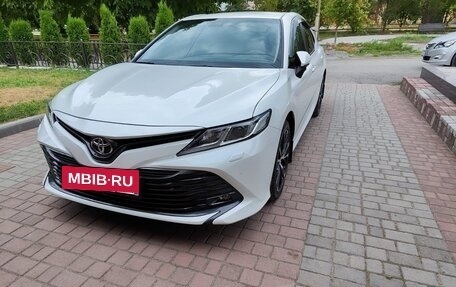 Toyota Camry, 2020 год, 3 000 000 рублей, 9 фотография