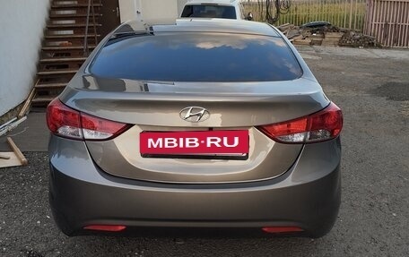 Hyundai Elantra V, 2013 год, 900 000 рублей, 5 фотография