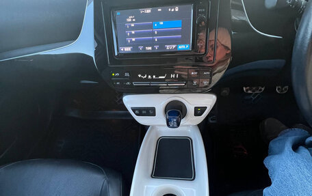 Toyota Prius IV XW50, 2016 год, 1 630 000 рублей, 4 фотография