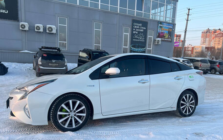 Toyota Prius IV XW50, 2016 год, 1 630 000 рублей, 13 фотография