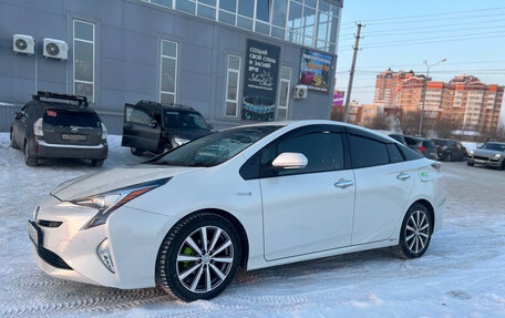Toyota Prius IV XW50, 2016 год, 1 630 000 рублей, 14 фотография