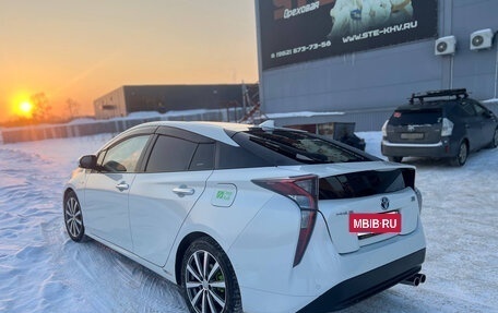 Toyota Prius IV XW50, 2016 год, 1 630 000 рублей, 11 фотография