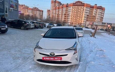Toyota Prius IV XW50, 2016 год, 1 630 000 рублей, 18 фотография