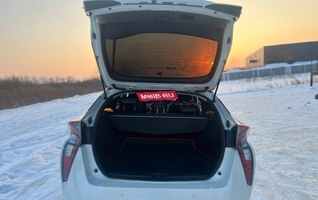 Toyota Prius IV XW50, 2016 год, 1 630 000 рублей, 9 фотография