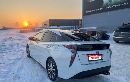 Toyota Prius IV XW50, 2016 год, 1 630 000 рублей, 12 фотография