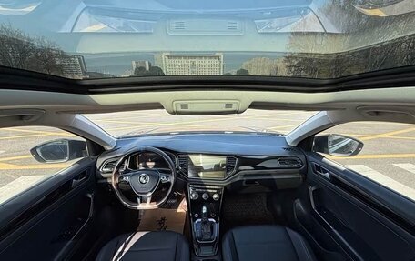 Volkswagen T-Roc I, 2021 год, 1 470 000 рублей, 8 фотография