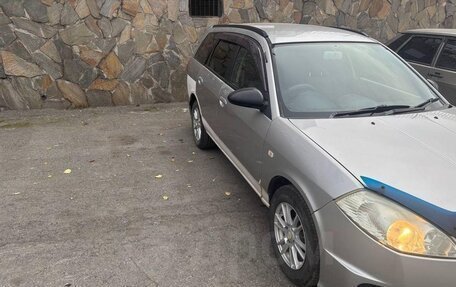 Nissan Wingroad III, 2002 год, 250 000 рублей, 4 фотография