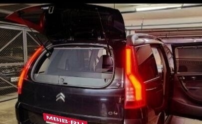 Citroen C4 Picasso II рестайлинг, 2011 год, 800 000 рублей, 2 фотография