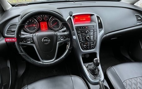 Opel Astra J, 2013 год, 825 000 рублей, 5 фотография