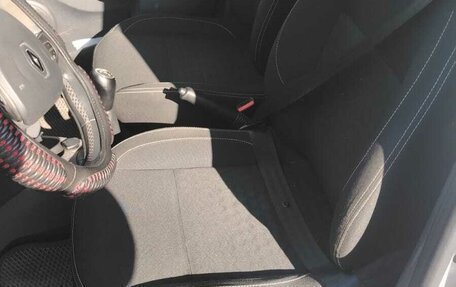 Renault Logan II, 2017 год, 750 000 рублей, 6 фотография