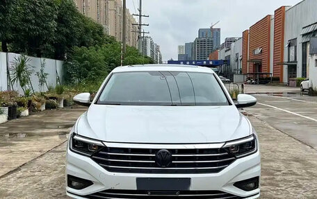 Volkswagen Jetta VII, 2021 год, 1 870 000 рублей, 2 фотография