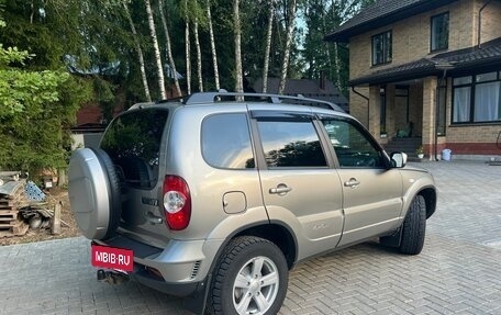 Chevrolet Niva I рестайлинг, 2017 год, 950 000 рублей, 6 фотография