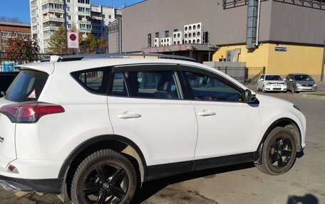 Toyota RAV4, 2016 год, 2 850 000 рублей, 7 фотография