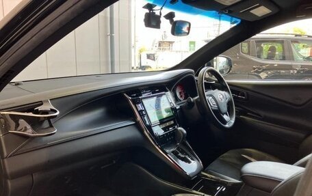 Toyota Harrier, 2019 год, 2 198 000 рублей, 38 фотография