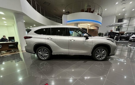 Toyota Highlander, 2025 год, 6 150 000 рублей, 4 фотография