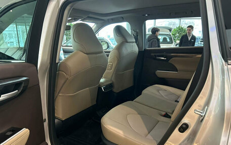 Toyota Highlander, 2025 год, 6 150 000 рублей, 12 фотография