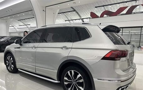 Volkswagen Tiguan II, 2023 год, 2 630 000 рублей, 5 фотография
