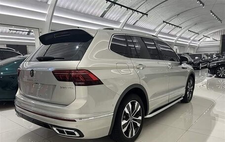 Volkswagen Tiguan II, 2023 год, 2 630 000 рублей, 4 фотография
