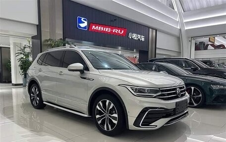 Volkswagen Tiguan II, 2023 год, 2 630 000 рублей, 1 фотография