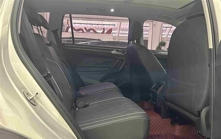 Volkswagen Tiguan II, 2023 год, 2 630 000 рублей, 11 фотография