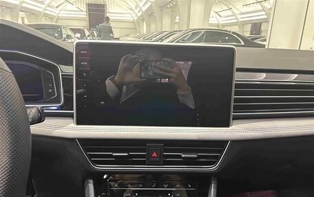 Volkswagen Tiguan II, 2023 год, 2 630 000 рублей, 18 фотография